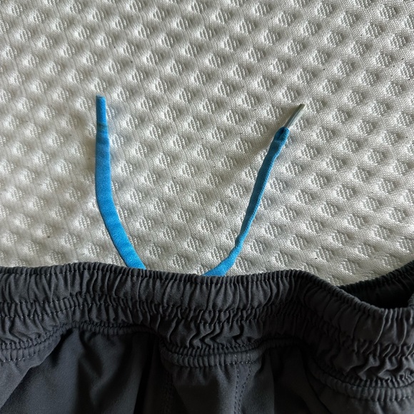 Lululemon shorts with liner - Picture 3 of 3